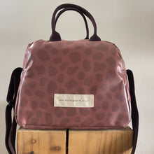 Load image into Gallery viewer, Lancheira M MOCHA MOUSSE