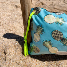 Load image into Gallery viewer, Almofada de praia ABACAXI AZUL