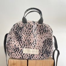 Load image into Gallery viewer, Lancheira M SHADOW