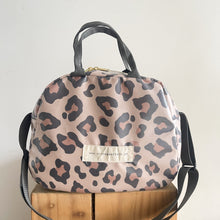 Load image into Gallery viewer, Lancheira M LEOPARDO ESCURO