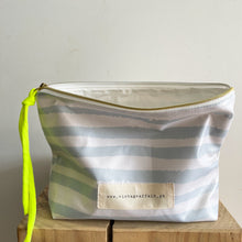 Load image into Gallery viewer, Bolsa plastificada XL RISCAS MENTA