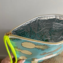 Load image into Gallery viewer, Bolsa térmica ABACAXI AZUL
