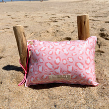 Load image into Gallery viewer, Almofada de praia LÉO ROSA