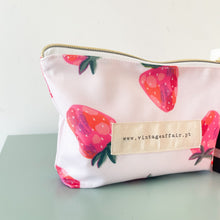 Load image into Gallery viewer, bolsa  plastificada MORANGOSKA