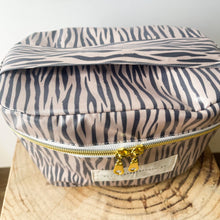 Load image into Gallery viewer, Necessaire térmico ZEBRA TAUPE