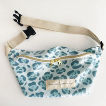 Load image into Gallery viewer, Bolsa de cintura LÉO AZUL