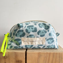 Load image into Gallery viewer, Necessaire grande LรO AZUL