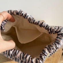 Load image into Gallery viewer, Mala interior ZEBRA TAUPE