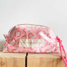 Load image into Gallery viewer, Necessaire grande LรO ROSA