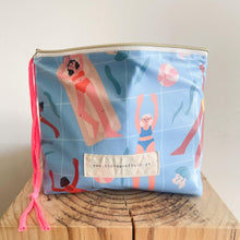 Load image into Gallery viewer, bolsa térmica DAY AT THE POOL