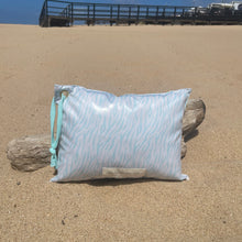 Load image into Gallery viewer, Almofada de Praia ZEBRA TURQUESA