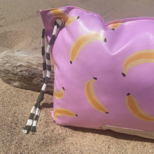 Load image into Gallery viewer, Almofada BANANAS