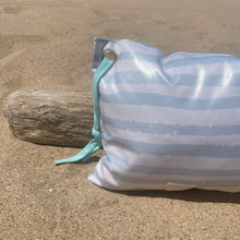 Load image into Gallery viewer, Almofada de praia RISCAS MENTA