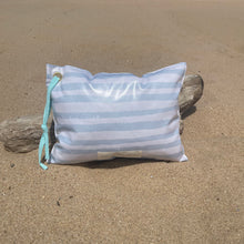 Load image into Gallery viewer, Almofada de praia RISCAS MENTA