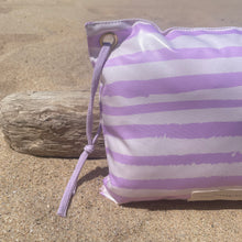 Load image into Gallery viewer, Almofada de Praia RISCAS LILÁS