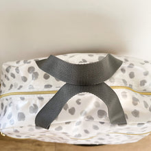 Load image into Gallery viewer, Saco de fim de semana DOTS