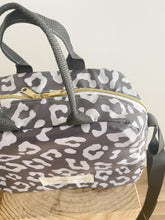 Load image into Gallery viewer, Lancheira M MANCHA CINZA