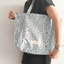 Load image into Gallery viewer, Saco de alças ANIMAL PRINT VERDE
