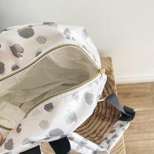 Load image into Gallery viewer, Mochila pequena DOTS