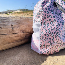 Load image into Gallery viewer, Mochila de rede ANIMAL PRINT ROSA