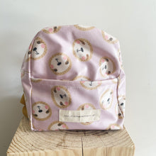 Load image into Gallery viewer, Mochila pequena PREGUIÇAS 🦥 ROSA