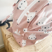 Load image into Gallery viewer, Mochila pequena SO SWEET