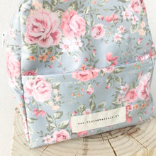 Load image into Gallery viewer, Mochila pequena FLORAL