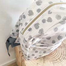 Load image into Gallery viewer, Mochila pequena DOTS