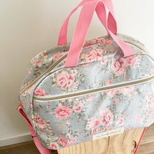 Load image into Gallery viewer, Saco fim de semana FLORAL