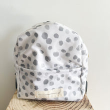 Load image into Gallery viewer, Mochila pequena DOTS