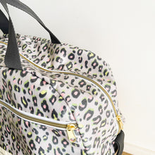 Load image into Gallery viewer, Saco fim de semana ANIMAL PRINT CAQUI