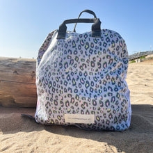 Load image into Gallery viewer, Mochila de rede ANIMAL PRINT CAQUI