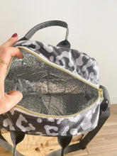 Load image into Gallery viewer, Lancheira M MANCHA CINZA