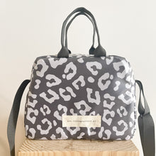 Load image into Gallery viewer, Lancheira M MANCHA CINZA