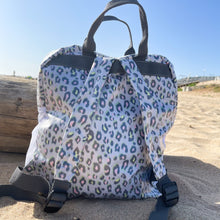 Load image into Gallery viewer, Mochila de rede ANIMAL PRINT CAQUI