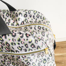 Load image into Gallery viewer, Saco fim de semana ANIMAL PRINT CAQUI