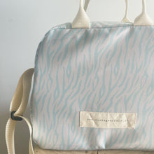 Load image into Gallery viewer, Lancheira M ZEBRA TURQUESA 💥 promo 💥