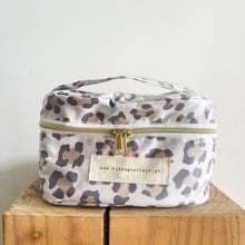 Load image into Gallery viewer, Necessaire térmico LEOPARDO CLARO