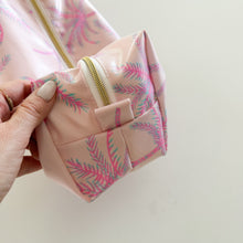 Load image into Gallery viewer, Bolsa para acessórios cabelo PINK PALMS