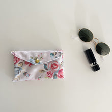 Load image into Gallery viewer, Carteira de mola FLORAL