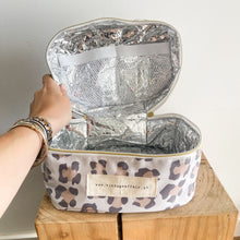 Load image into Gallery viewer, Necessaire térmico LEOPARDO CLARO