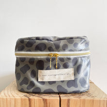 Load image into Gallery viewer, Necessaire térmico OLIVE