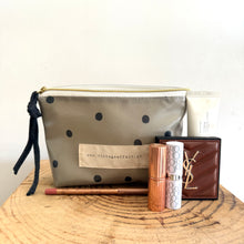 Load image into Gallery viewer, Bolsa pequena plastificada MATCHA