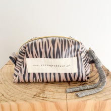 Load image into Gallery viewer, Necessaire pequeno ZEBRA TAUPE