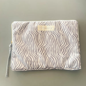 Capa para PC portátil ZEBRA CINZA & BRANCO