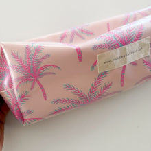 Load image into Gallery viewer, Bolsa para acessórios cabelo PINK PALMS