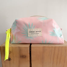 Load image into Gallery viewer, Necessaire grande MINT PALMS