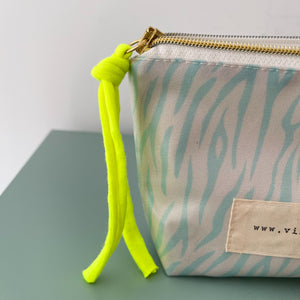 Bolsa plastificada ZEBRA TURQUESA