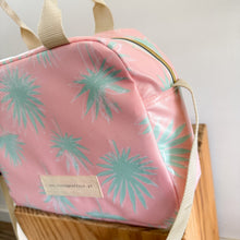 Load image into Gallery viewer, Lancheira M MINT PALMS