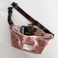 Load image into Gallery viewer, Bolsa cintura HORTELÃ CAPUCCINO